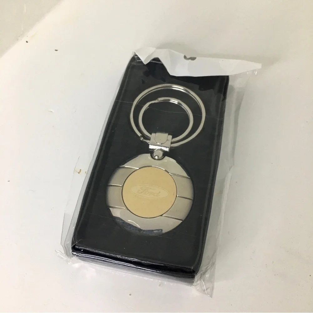 Ford Metal Keychain - Picture 1 of 2